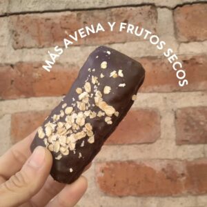 BARRA DE AVENA Y FRUTOS SECOS C/CHOCOLATE - CARMELA TOMASSA